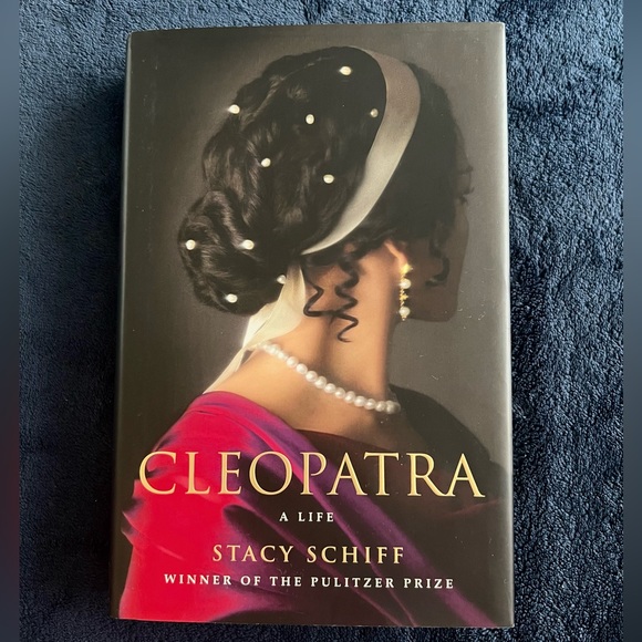 CLEOPATRA: A Life Hardcover book - Picture 1 of 3